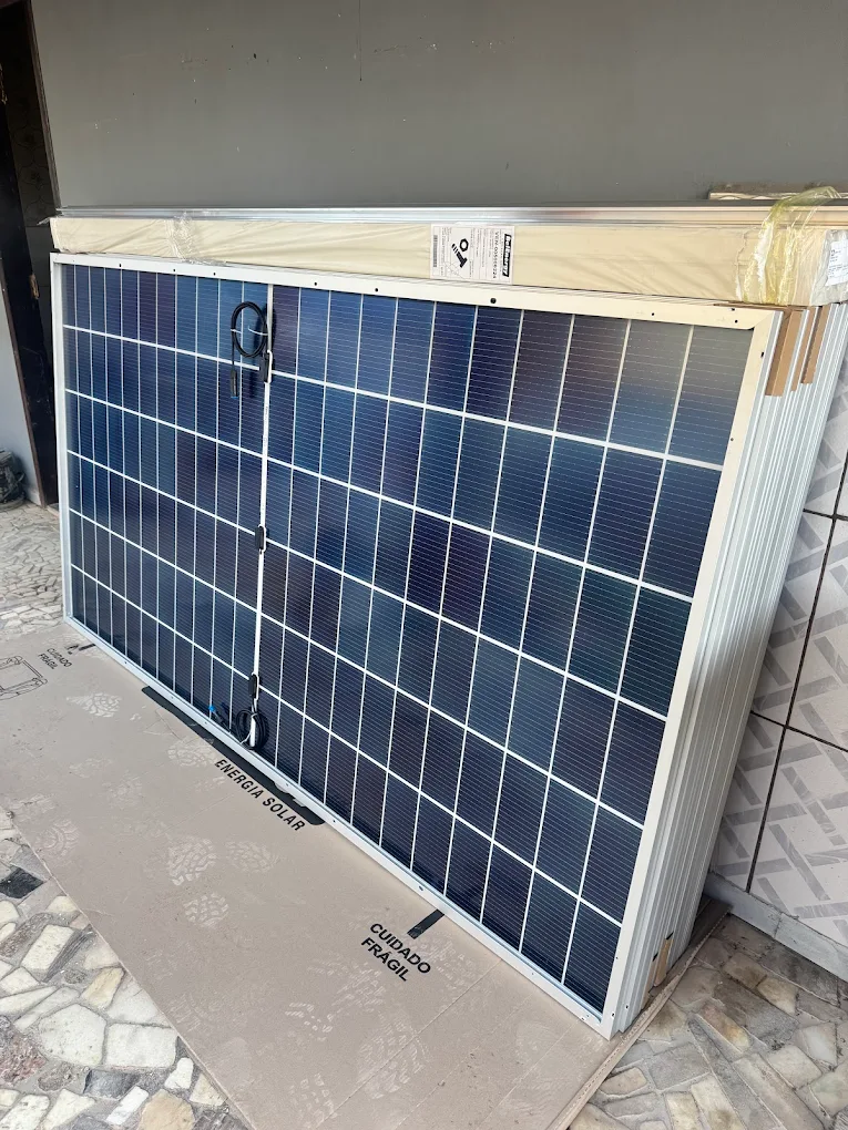 Módulo solar novo pronto para instalação